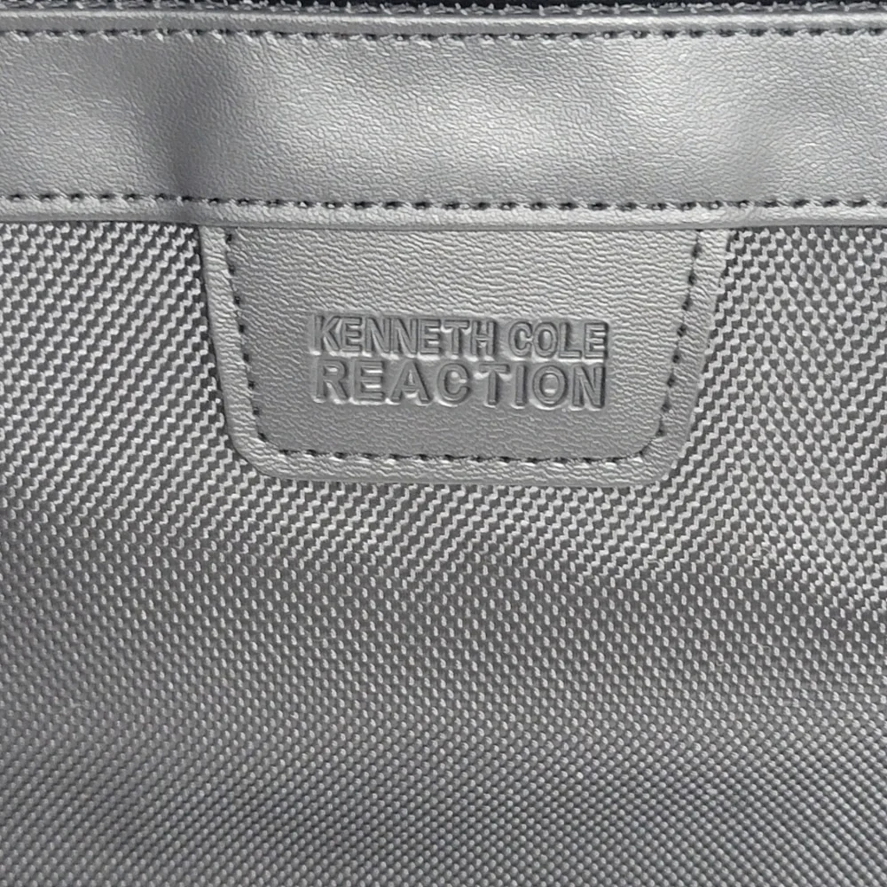 KENNETH COLE REACTION LAPTOP CASE TOP ZIP